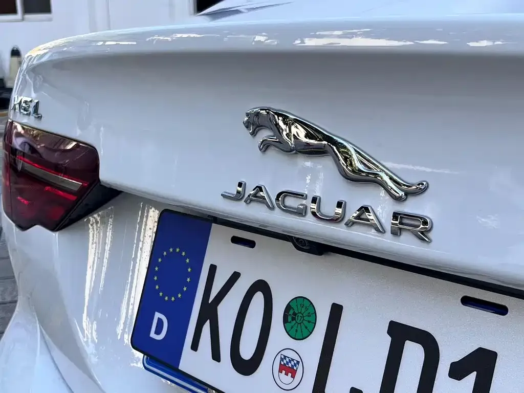 Jaguar XEL — фото 6