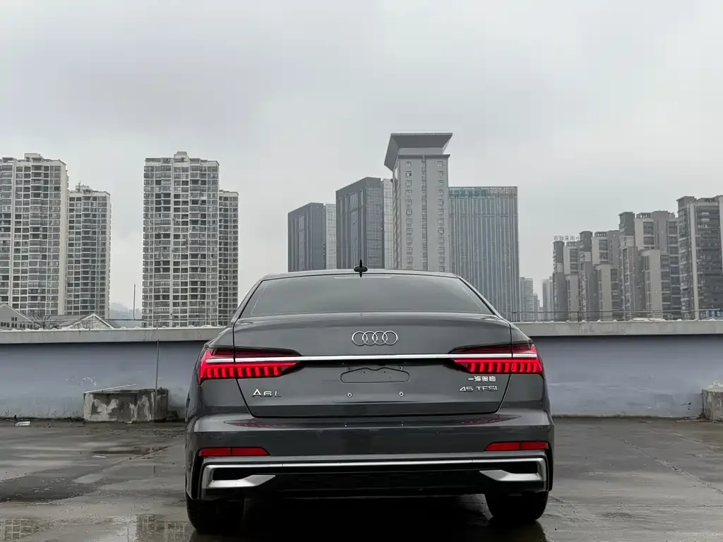 Audi A6L — фото 5