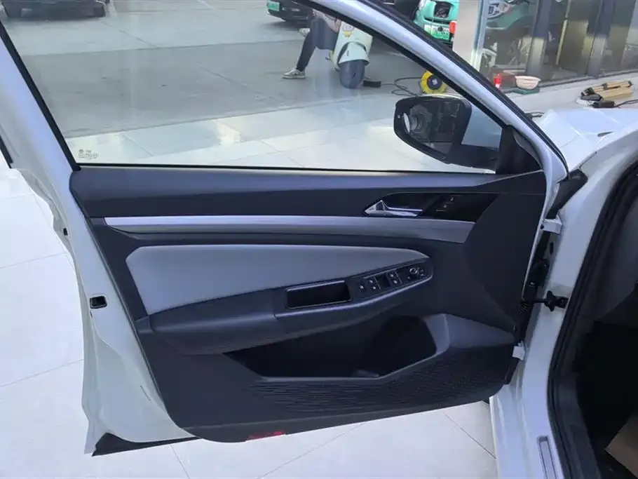 Volkswagen Bora 2023 из CN, фото 8