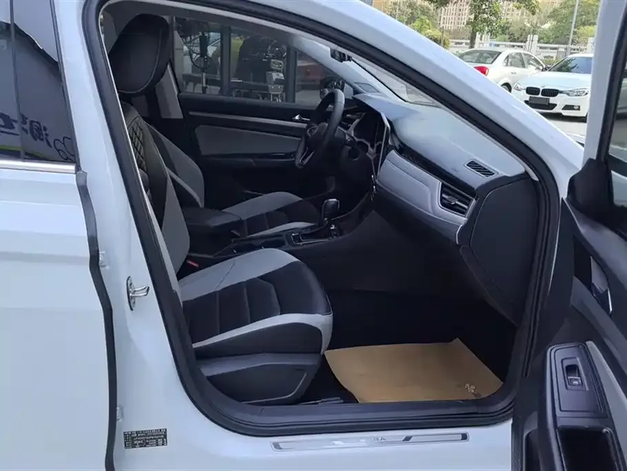 Volkswagen Bora 2023 из CN, фото 9