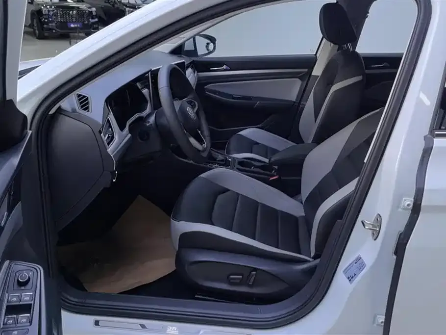 Volkswagen Bora 2023 из CN, фото 10