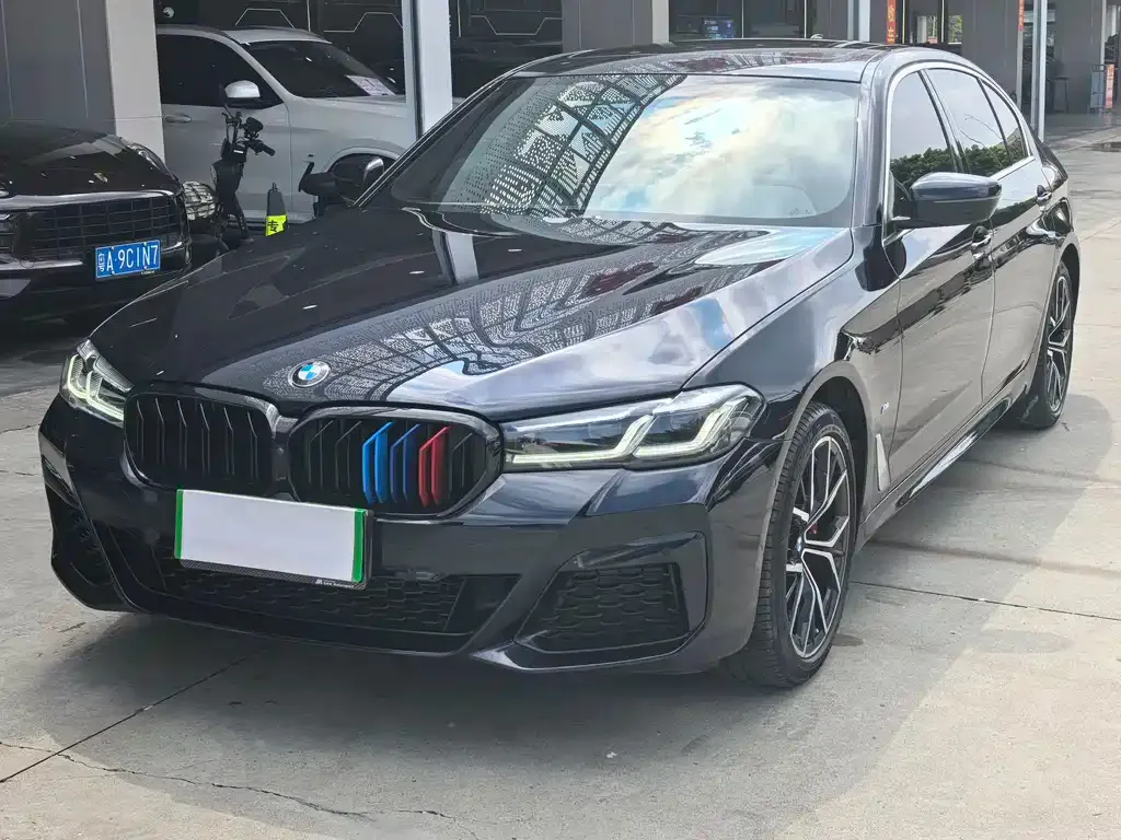 BMW 5 Series 2023 из CN, фото 1