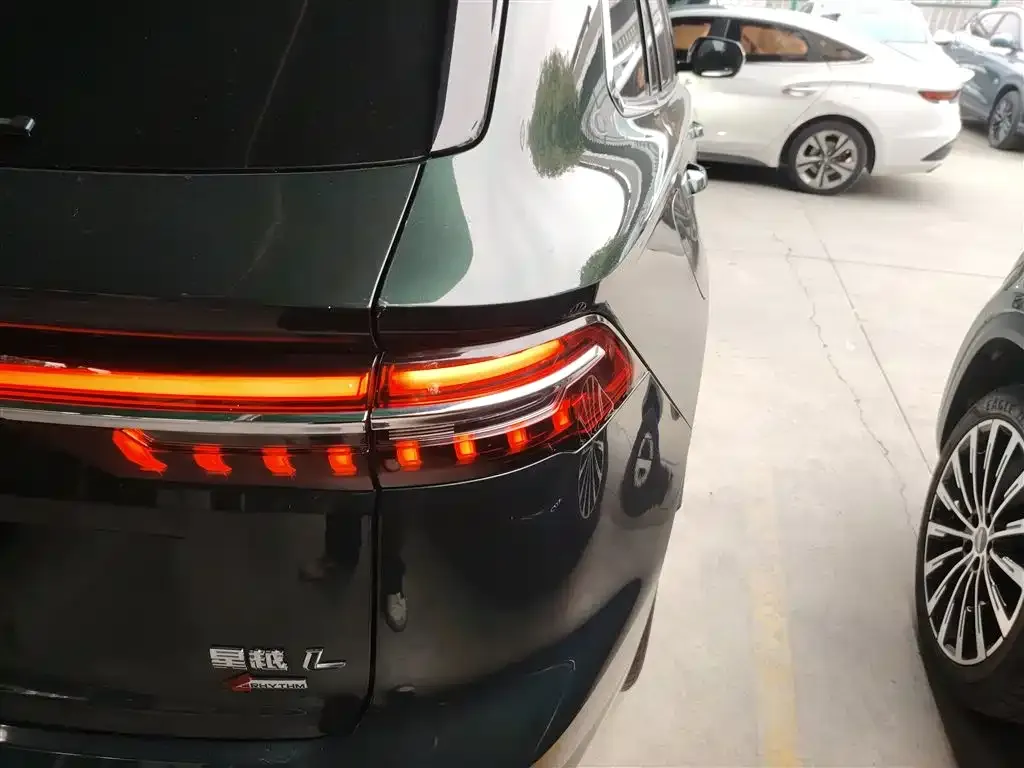 Geely Xingyue L — фото 10