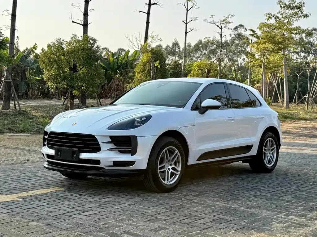 Porsche Macan — фото 1