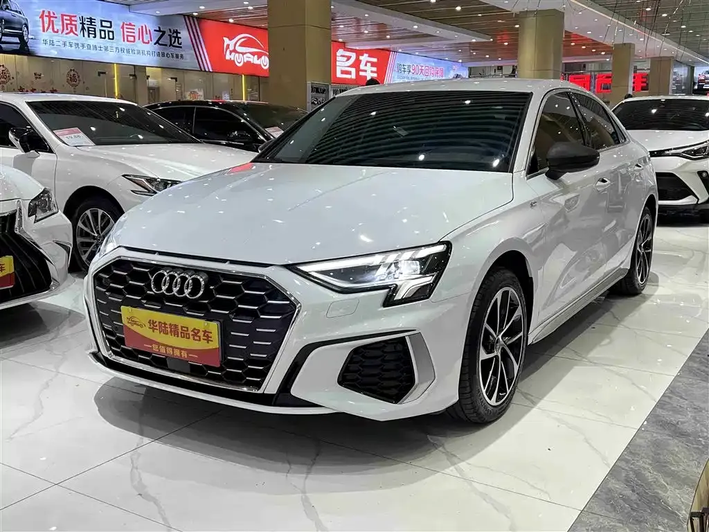 Audi A3 2024 из CN, фото 1