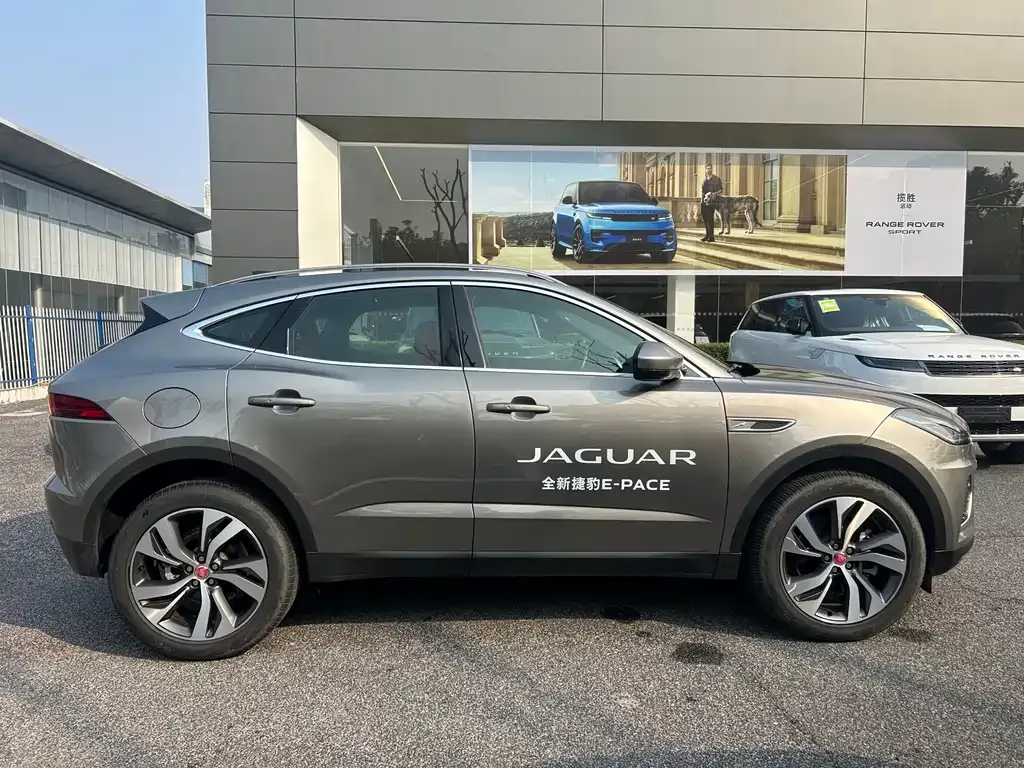 Jaguar E-PACE 2023 из CN, фото 7