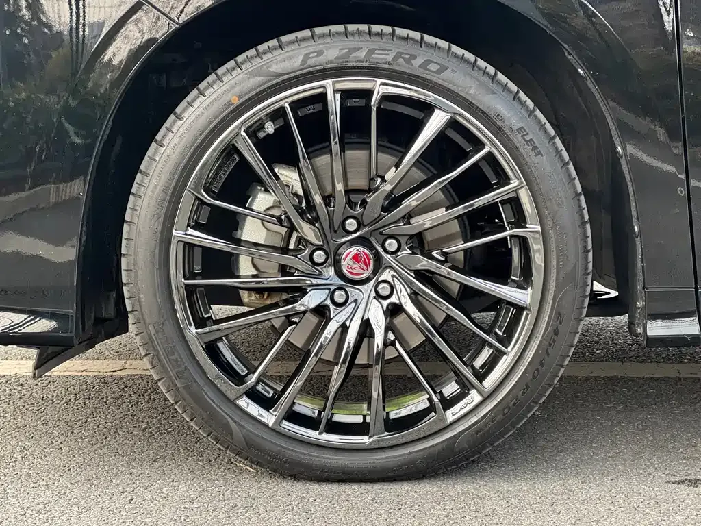 Toyota Alphard — фото 10