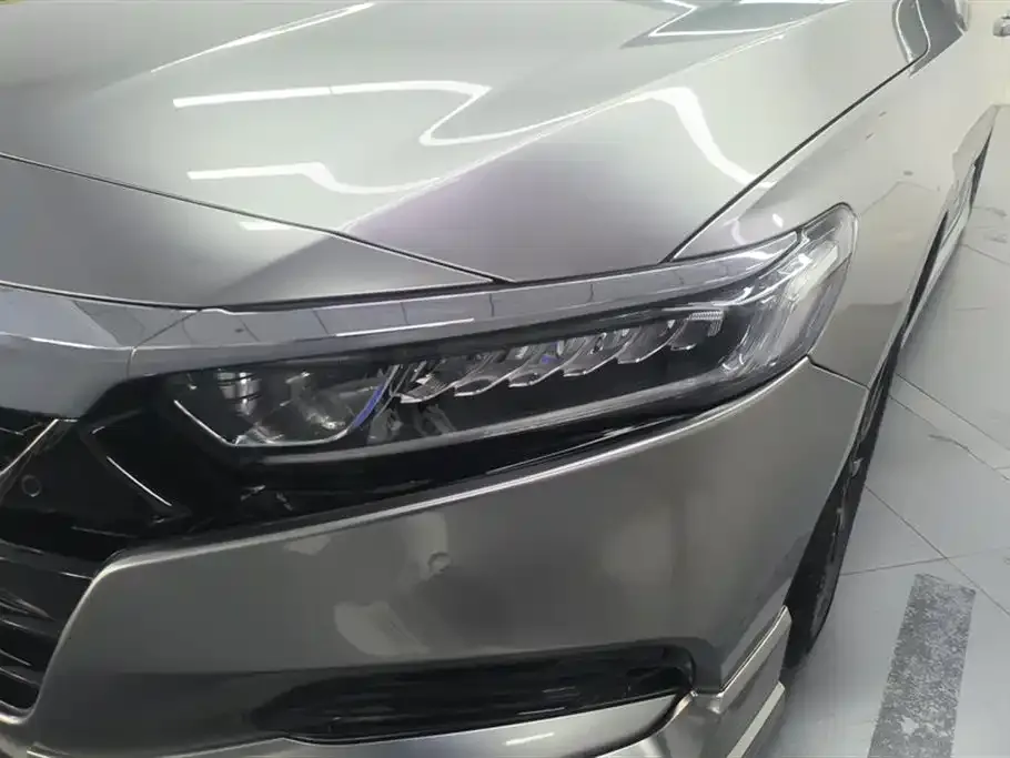 Honda Accord — фото 9