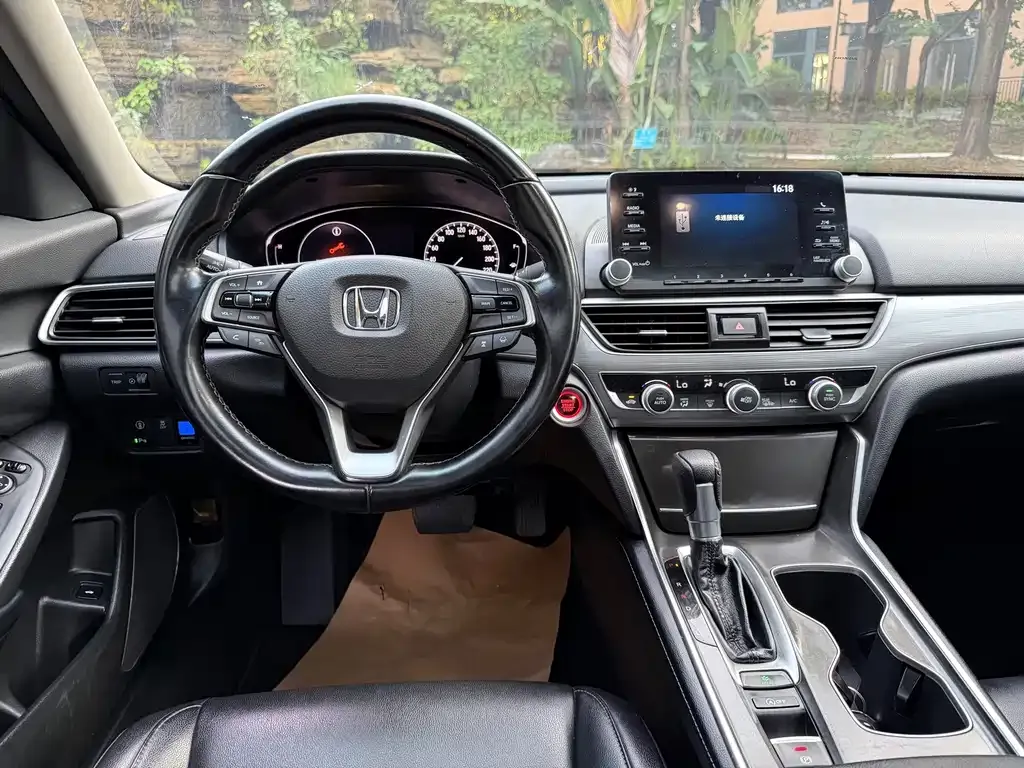 Honda Accord — фото 7