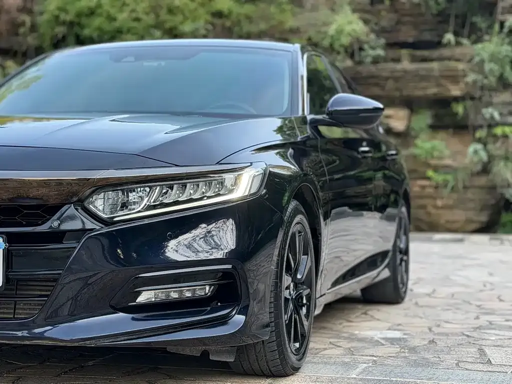 Honda Accord — фото 4