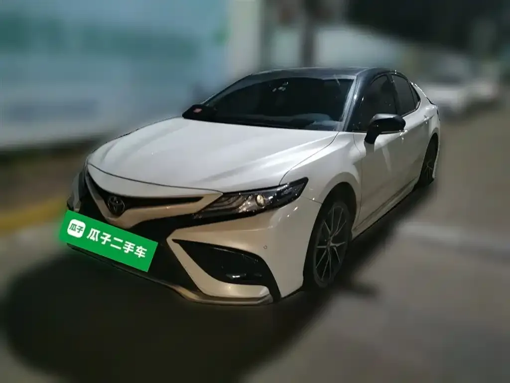 Toyota Camry — фото 8