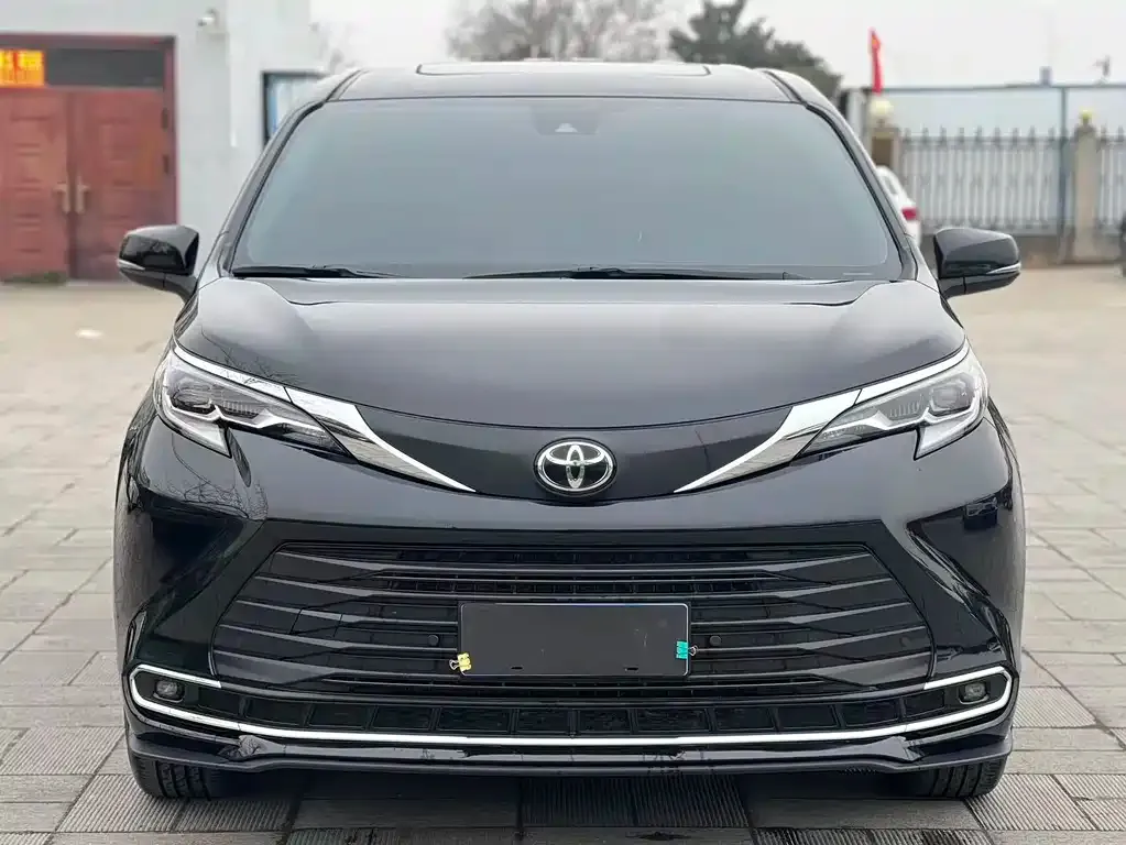 Toyota Sienna 2025 из CN, фото 4