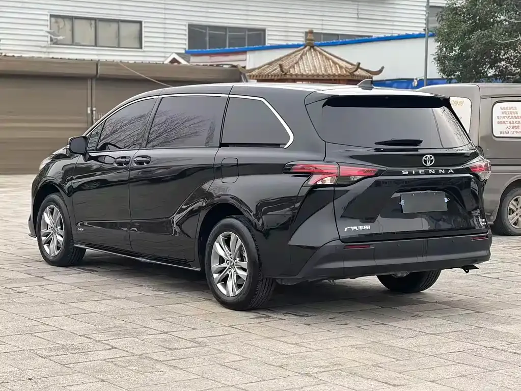 Toyota Sienna 2025 из CN, фото 9