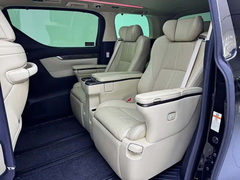 Toyota Vellfire 2022 из CN, фото 5