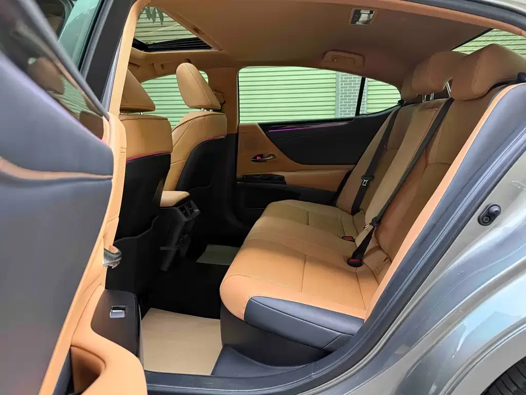 Lexus ES 2022 из CN, фото 2