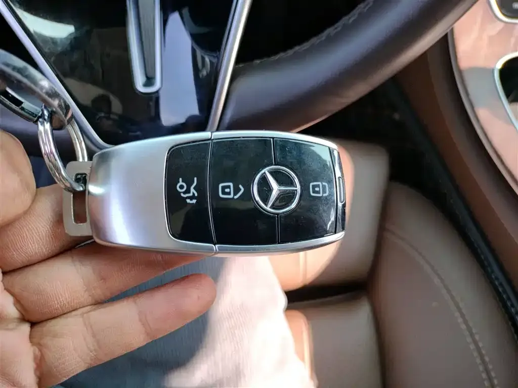 Mercedes-Benz E-Class 2023 из CN, фото 6