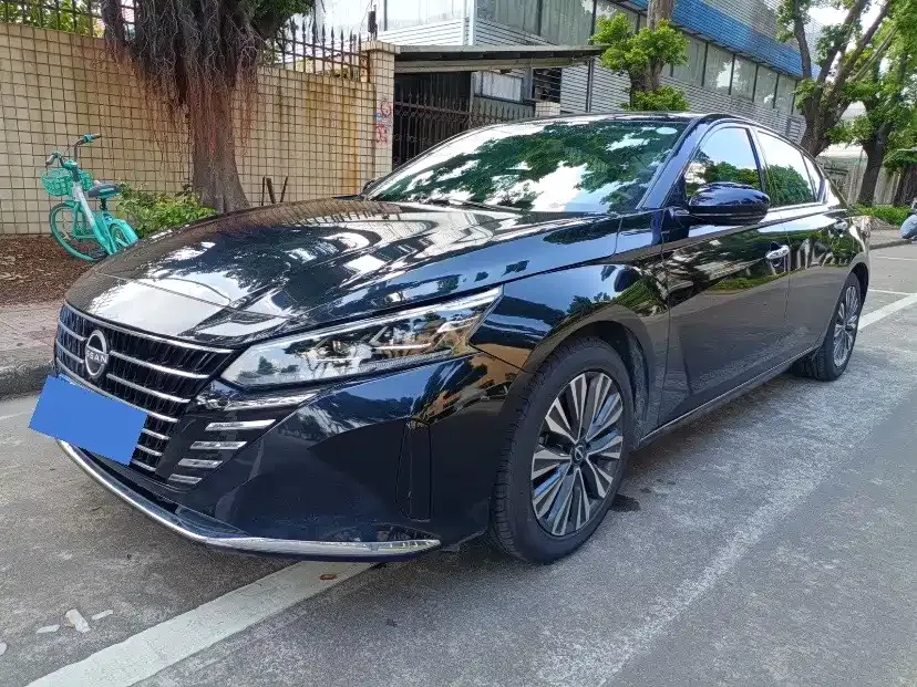 Nissan Teana — фото 1