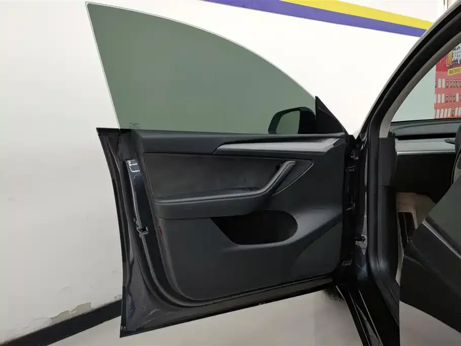Tesla Model Y 2024 из CN, фото 5