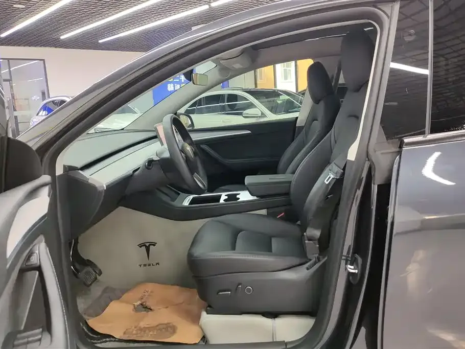Tesla Model Y 2024 из CN, фото 8