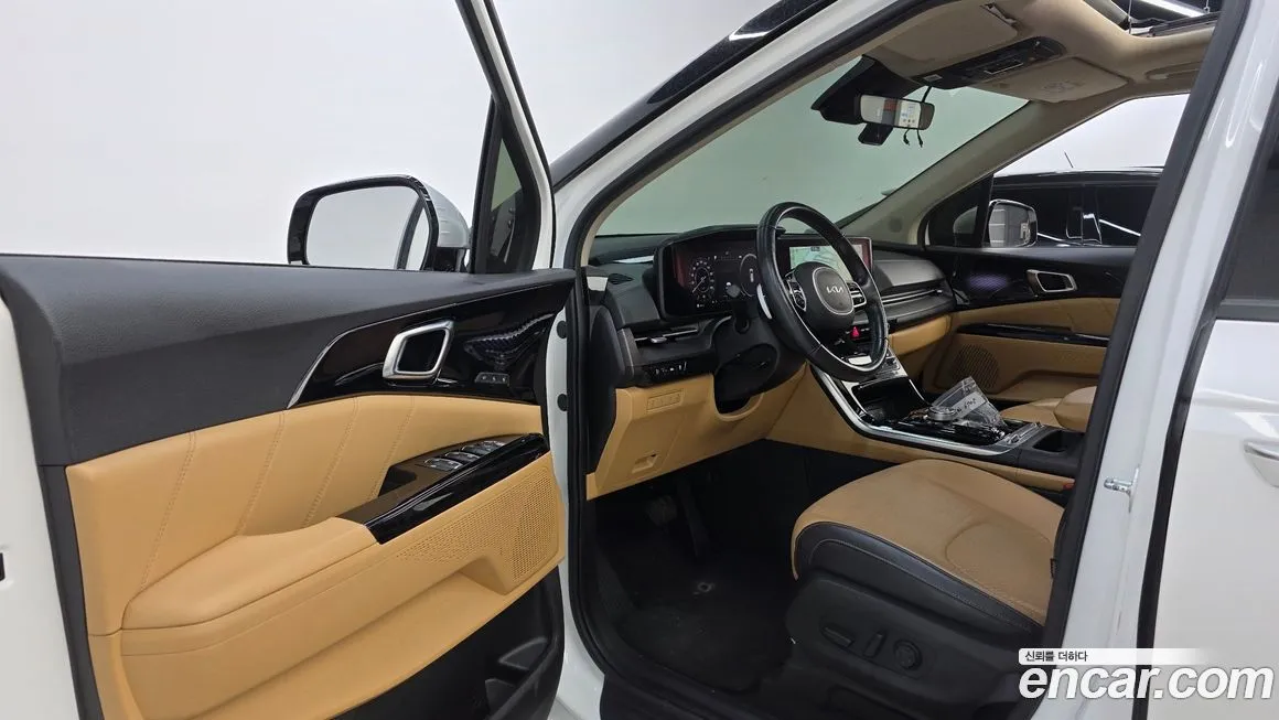 Kia Carnival — фото 10