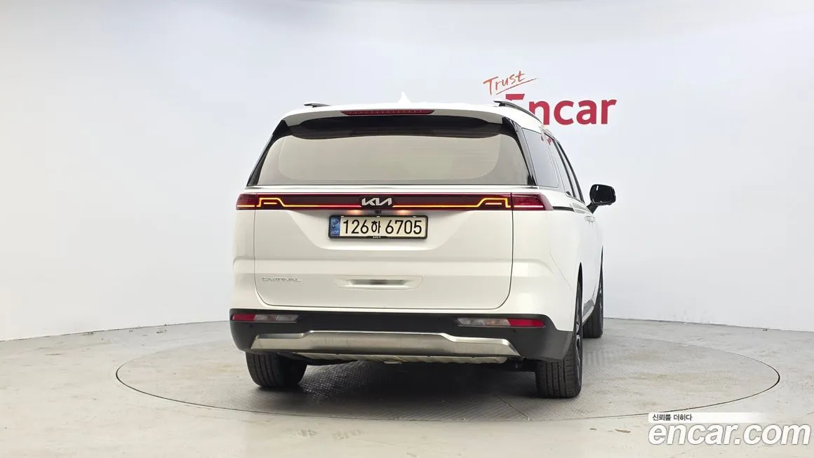 Kia Carnival — фото 4