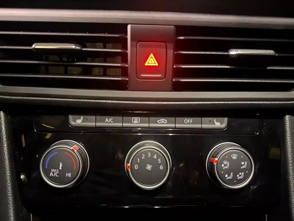 Volkswagen Sagitar 2021 из CN, фото 2