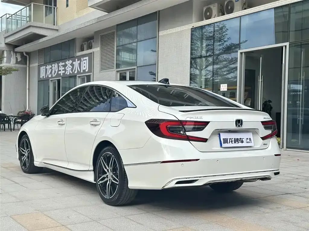 Honda Accord — фото 5