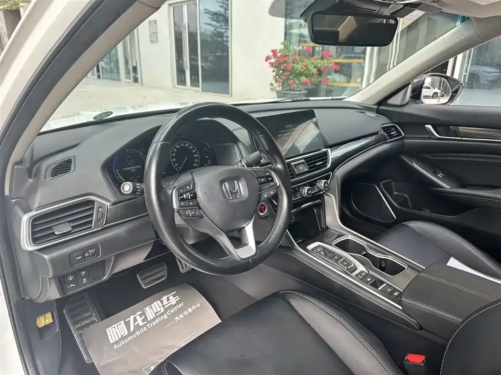 Honda Accord — фото 10