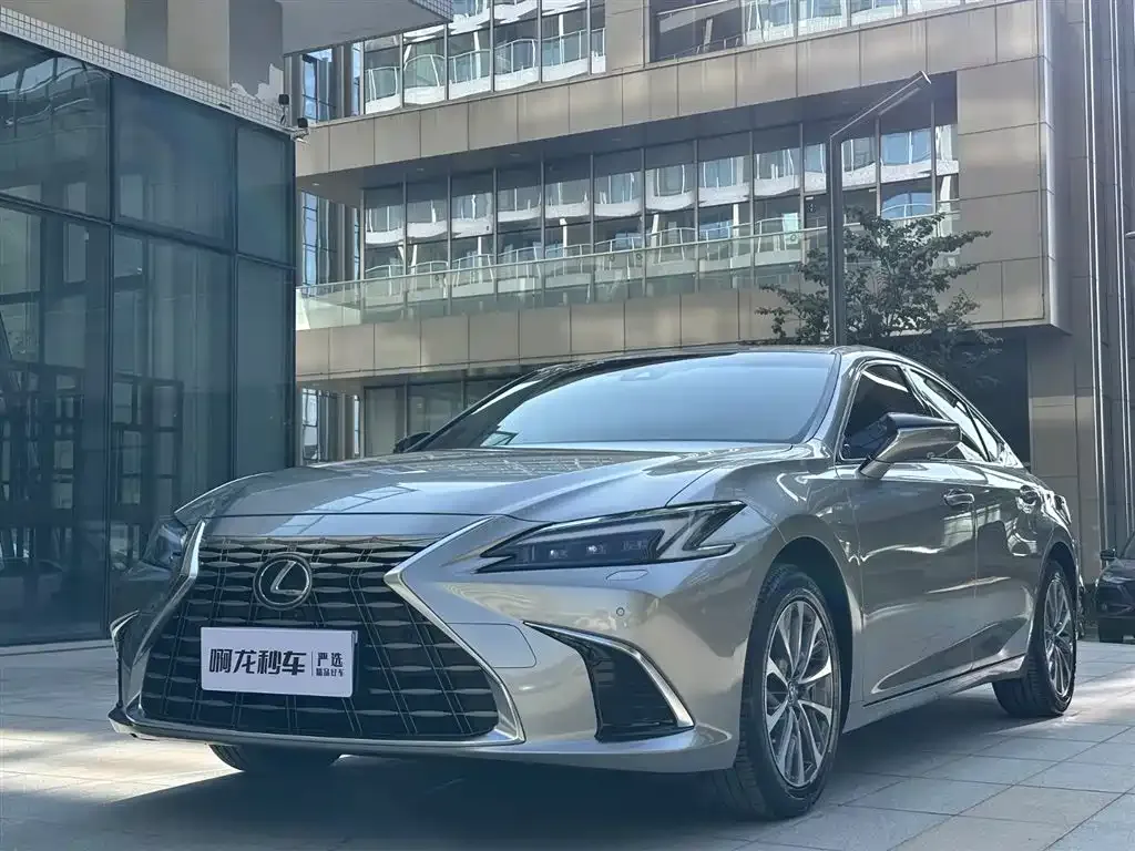 Lexus ES — фото 1