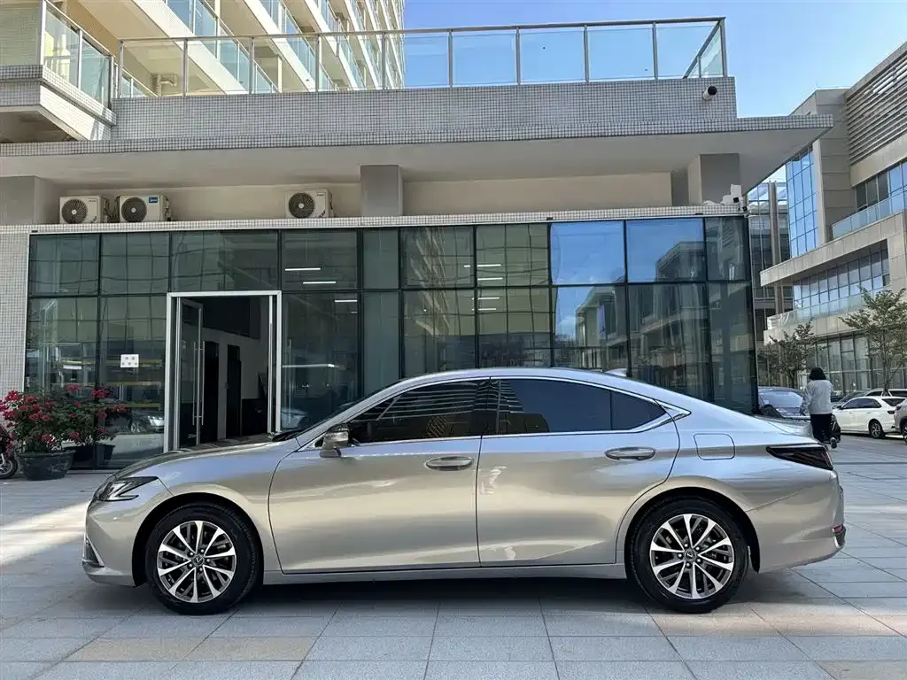 Lexus ES — фото 5
