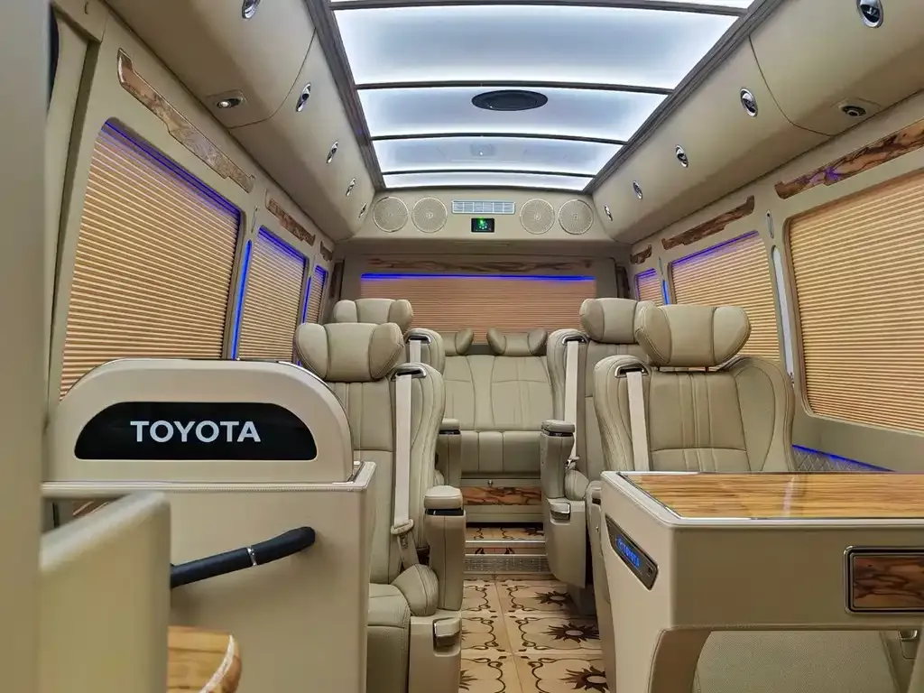 Toyota Coaster 2021 из CN, фото 8