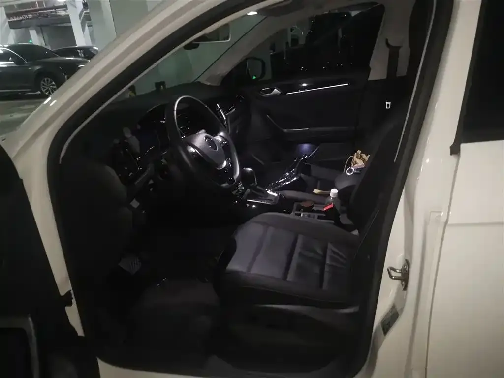 Volkswagen T-Roc 2023 из CN, фото 3