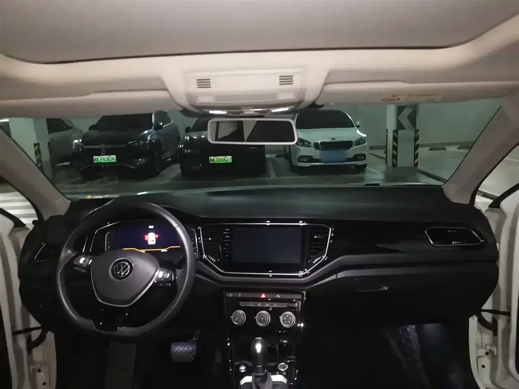 Volkswagen T-Roc 2023 из CN, фото 10
