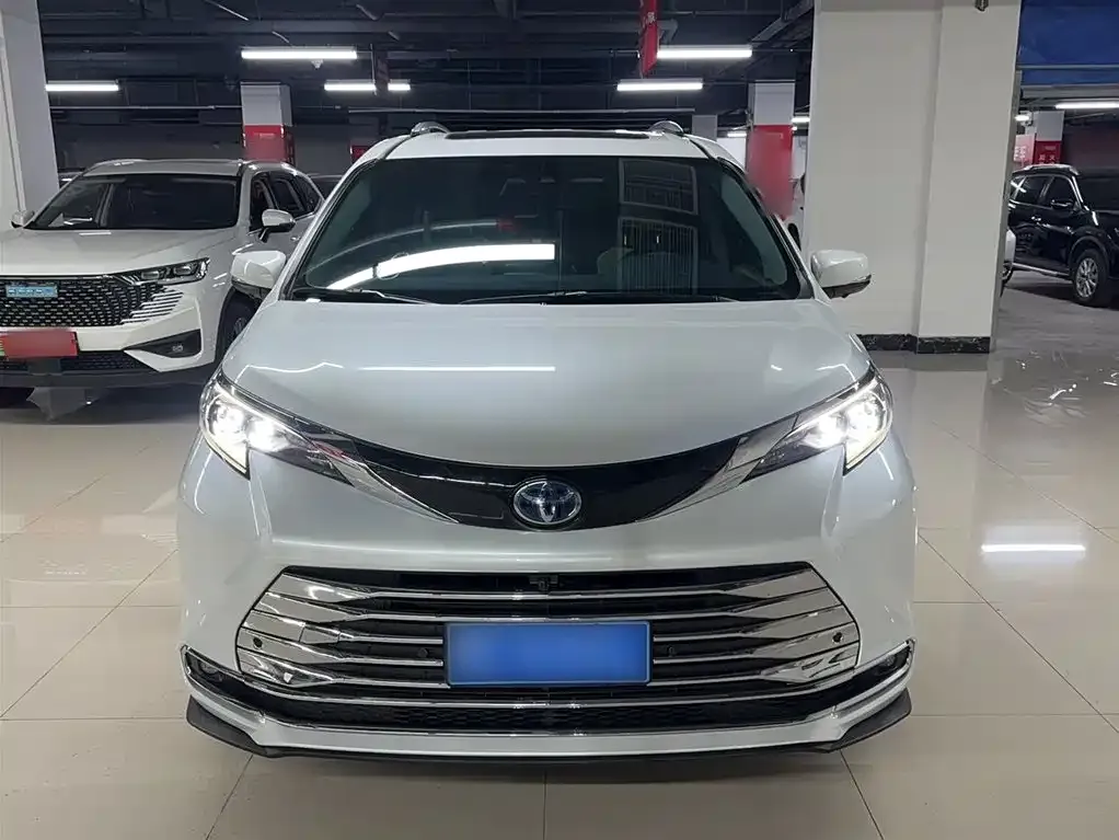 Toyota Sienna 2023 из CN, фото 7