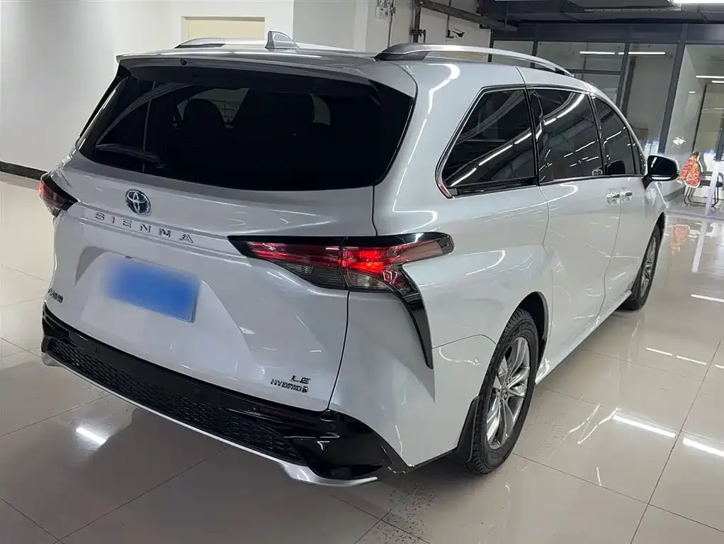 Toyota Sienna 2023 из CN, фото 6