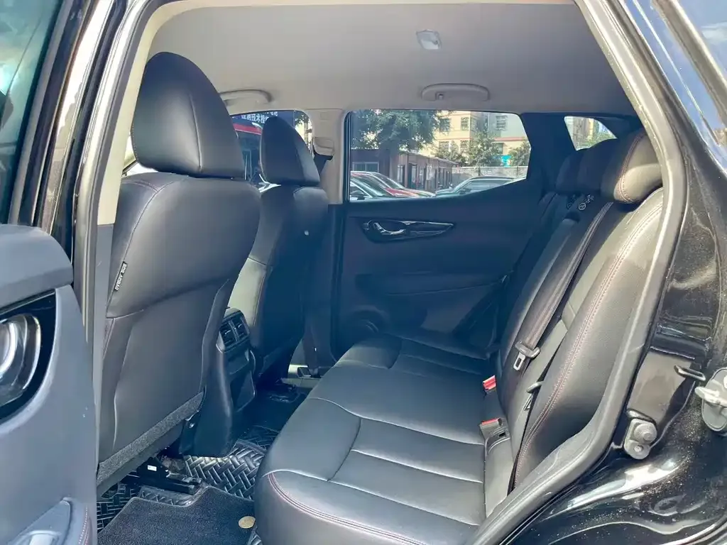 Nissan Qashqai 2022 из CN, фото 2