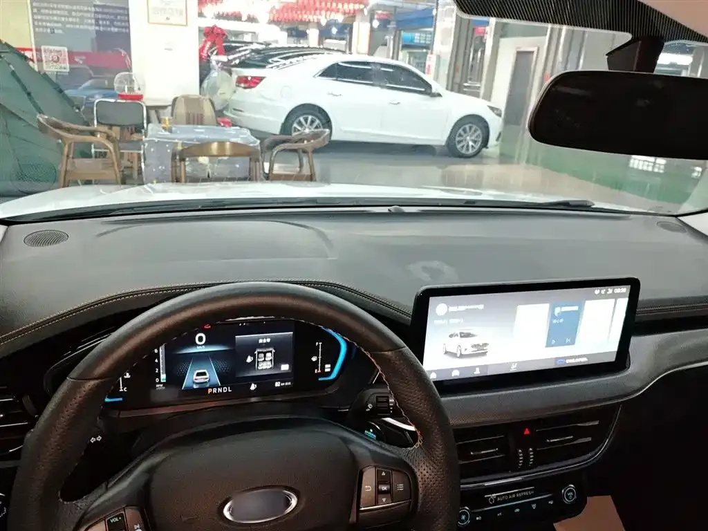 Ford Focus 2022 из CN, фото 8