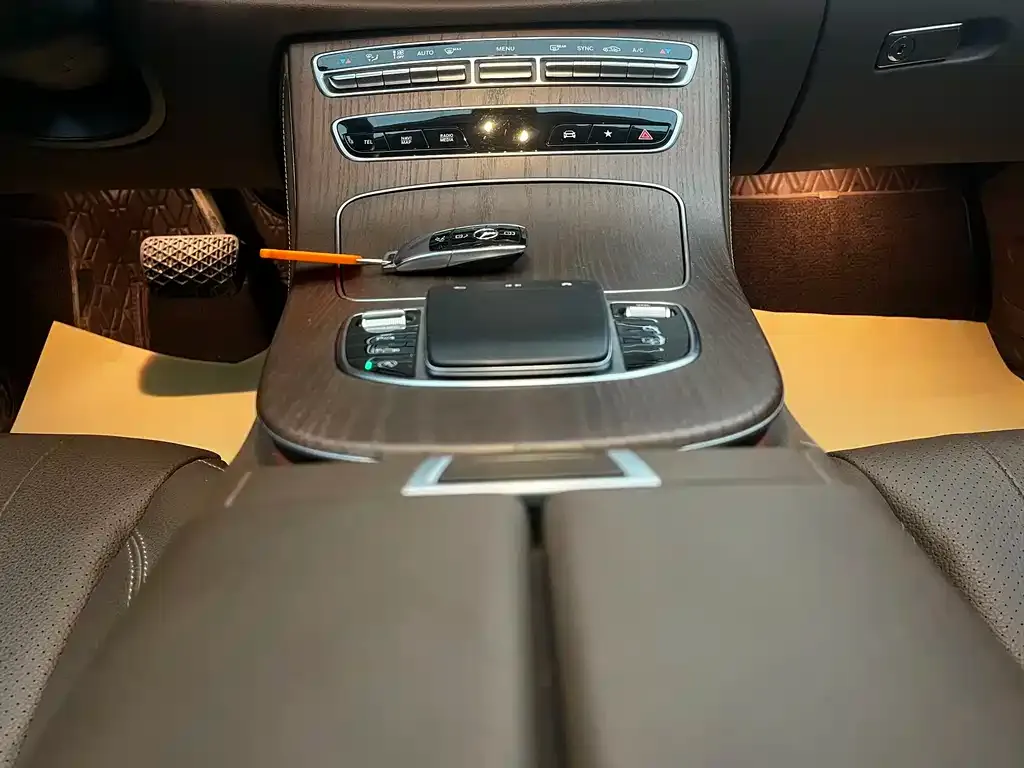 Mercedes-Benz E-Class 2024 из CN, фото 5