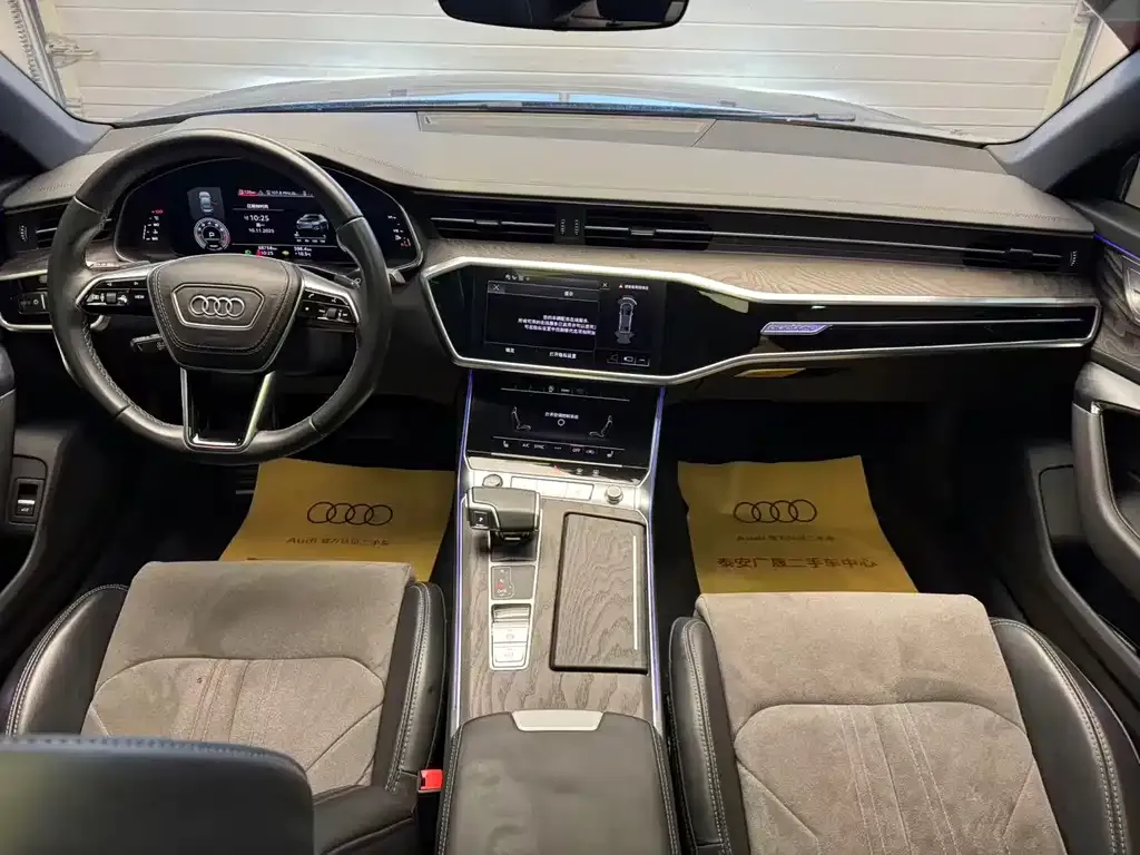 Audi A6L 2023 из CN, фото 2