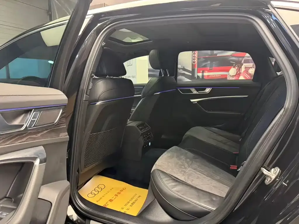 Audi A6L 2023 из CN, фото 4