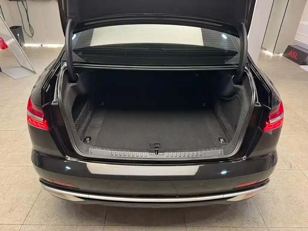 Audi A6L 2023 из CN, фото 6