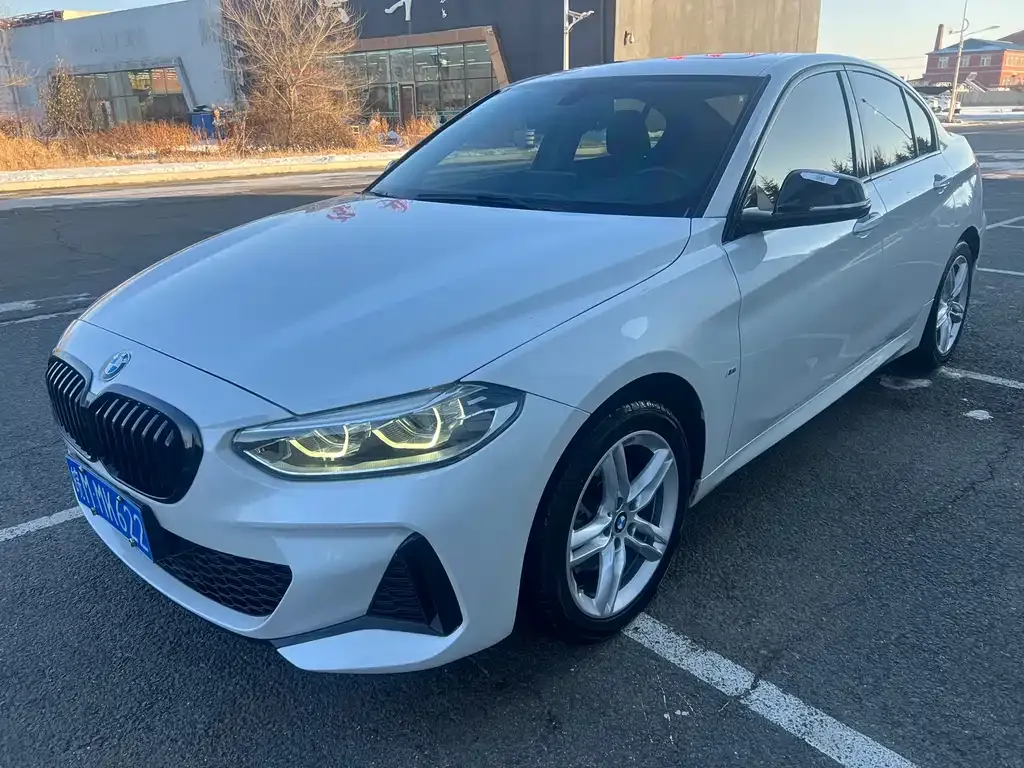 BMW 1 Series 2022 из CN, фото 1