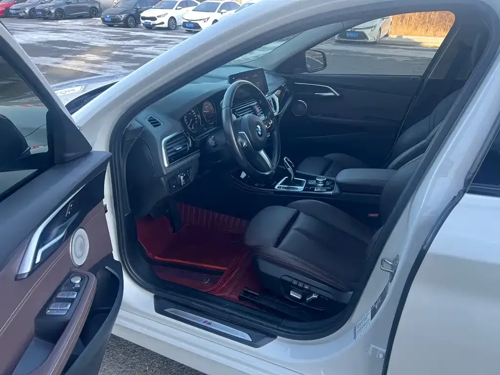 BMW 1 Series 2022 из CN, фото 4