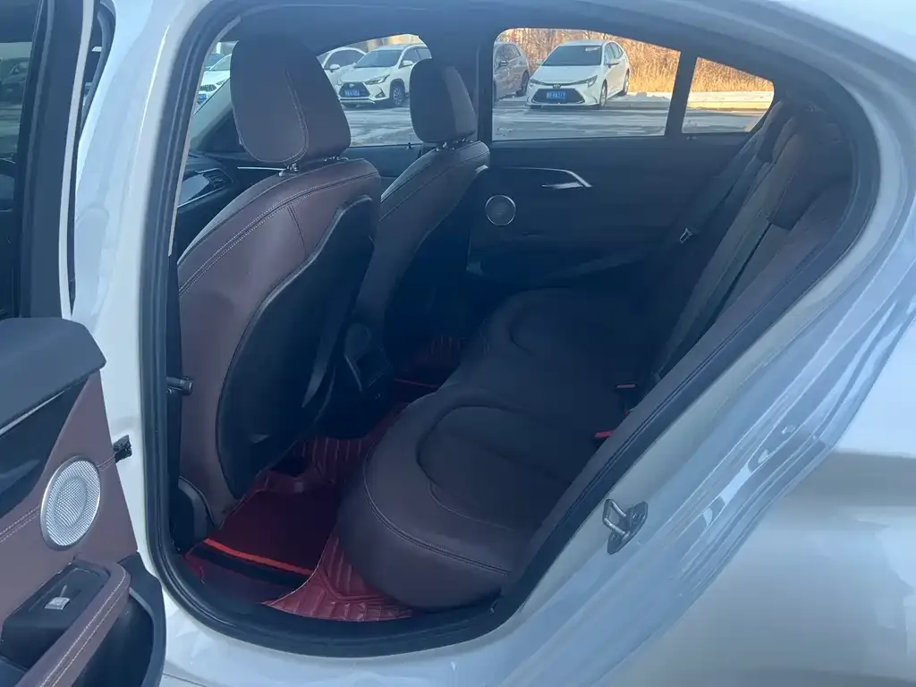 BMW 1 Series 2022 из CN, фото 8
