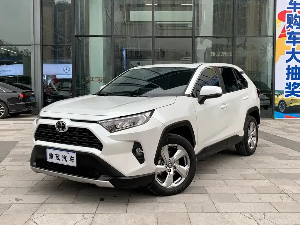 Toyota RAV4 2022 из CN, фото 1