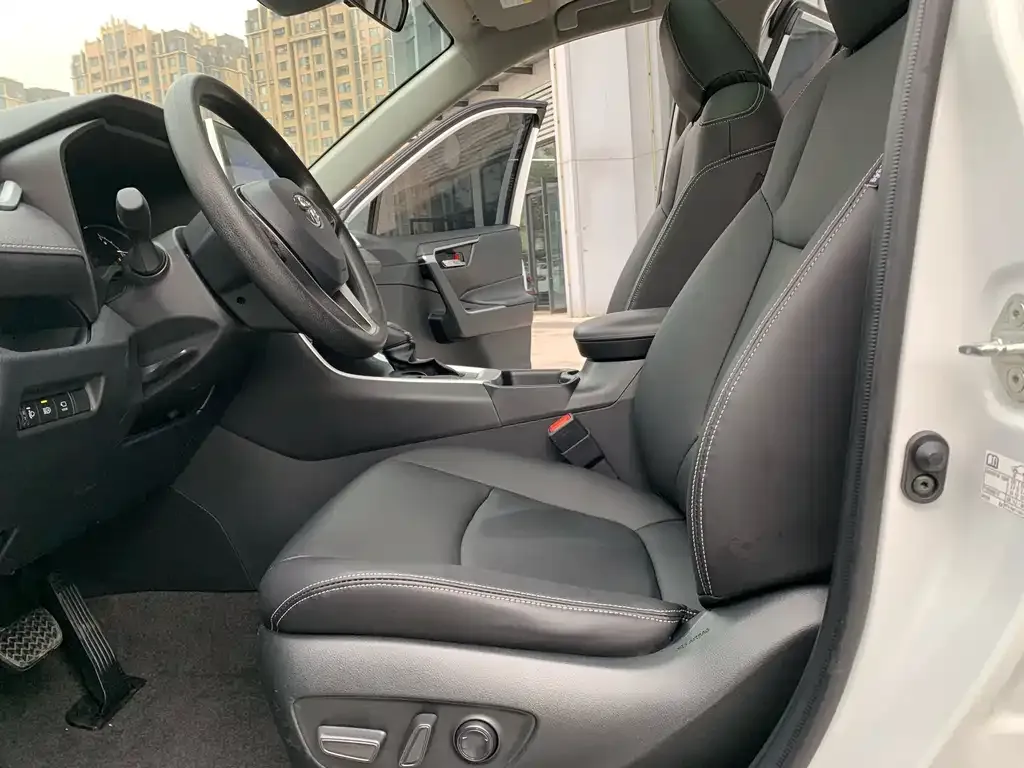 Toyota RAV4 2022 из CN, фото 3