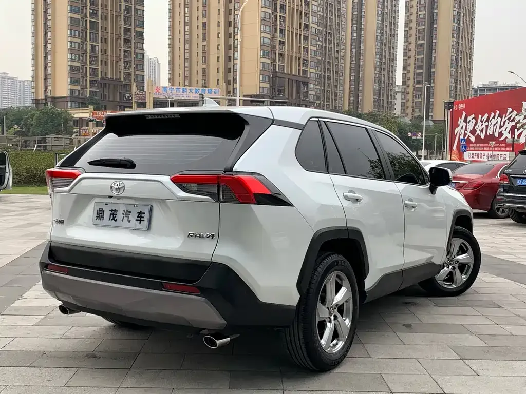 Toyota RAV4 2022 из CN, фото 4