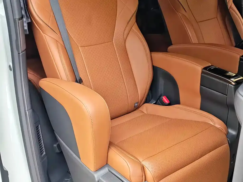 Toyota Vellfire 2025 из CN, фото 4