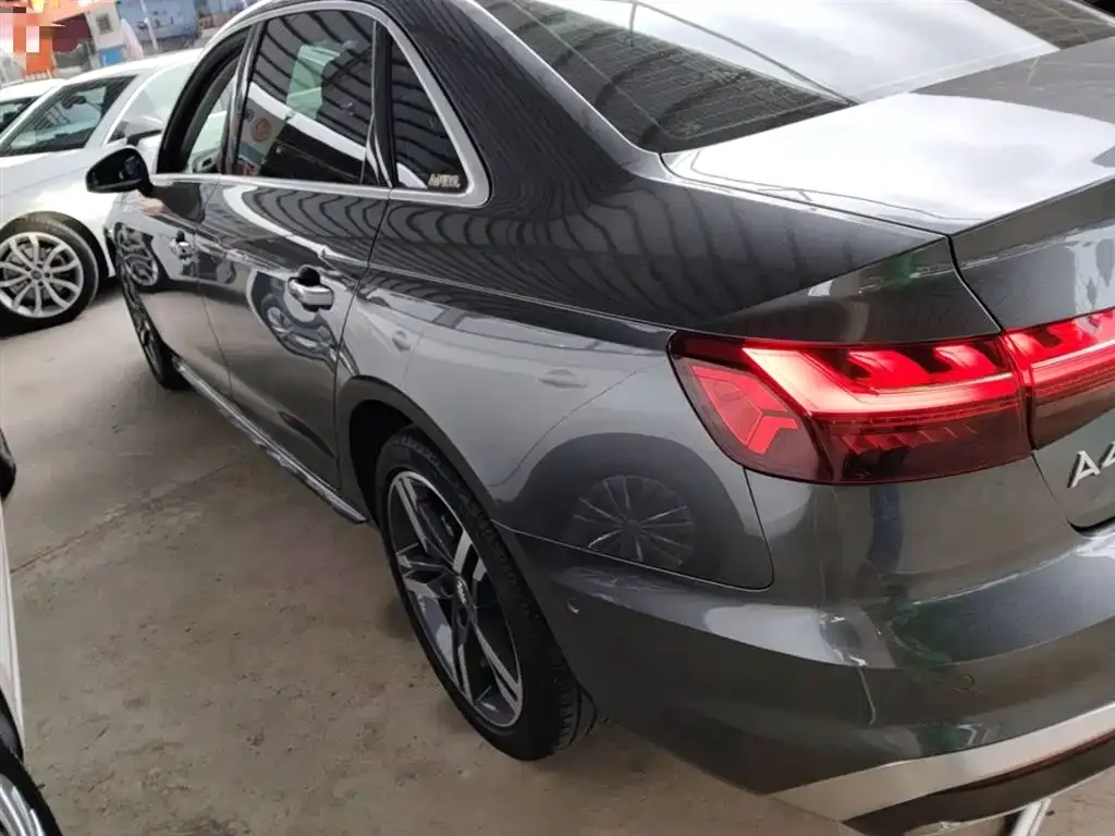 Audi A4L 2021 из CN, фото 5