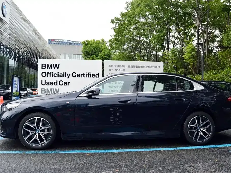 BMW i5 — фото 8